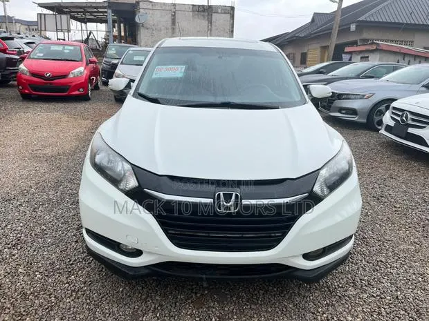 Honda HR-V 4dr SUV (1.5L 4cyl CVT) 2016 White · Photo 1