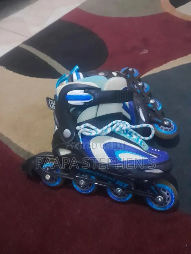 Roller Wheels Skate Size 34-37 · Photo 1