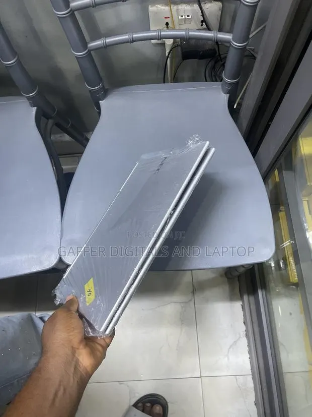 New Laptop NEC N22G 4GB Intel Core i5 SSD 128GB · Photo 1