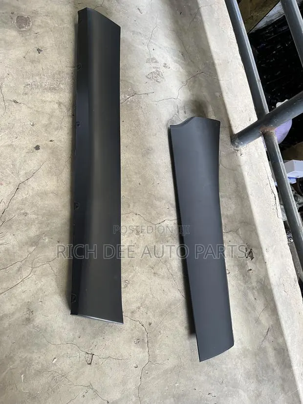 Toyota Highlander 2021-2024 Door Mouldings 2021, 2022, 2023, 2024 · Photo 1