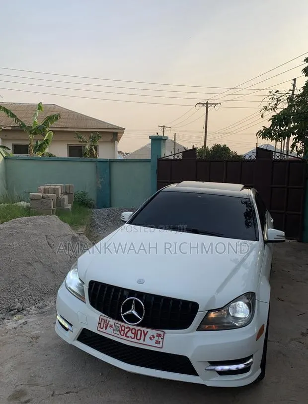 Mercedes-Benz C250 2014 White · Photo 1
