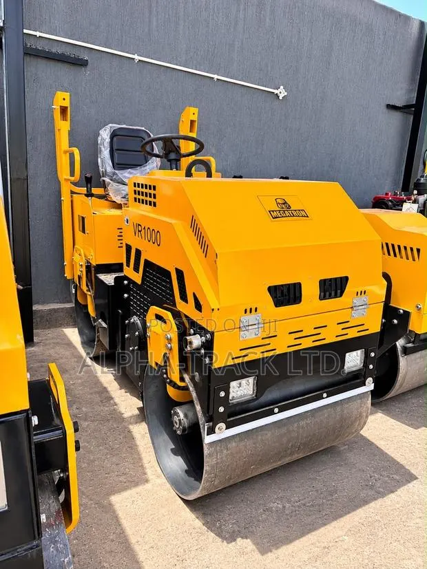 Ride on Road Roller - 1 TON · Photo 1