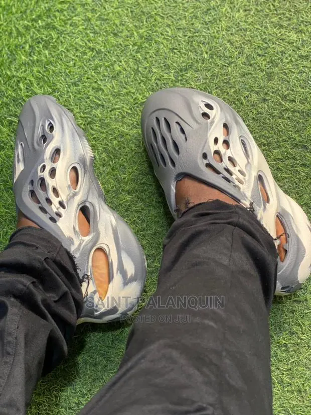 Yeezy Foam · Photo 1