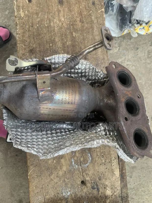 Toyota Vitz Three Plugs Catalysts Convetors · Photo 1
