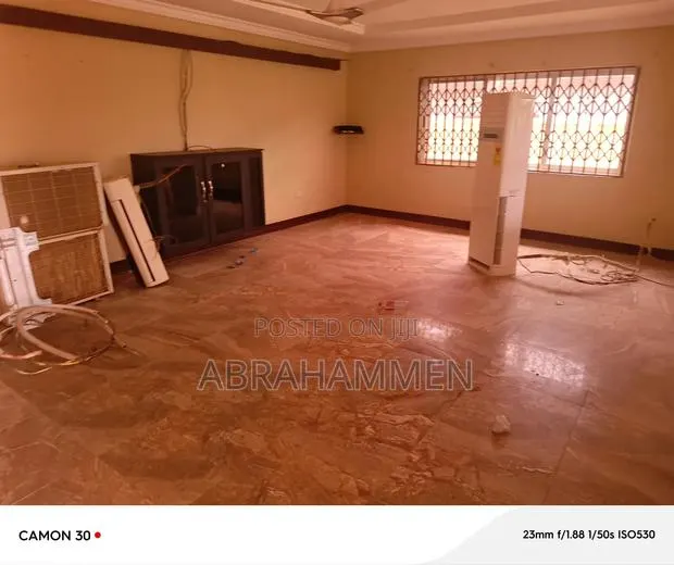 Neat and Nicely Four Bedroom for Sale · Photo 3