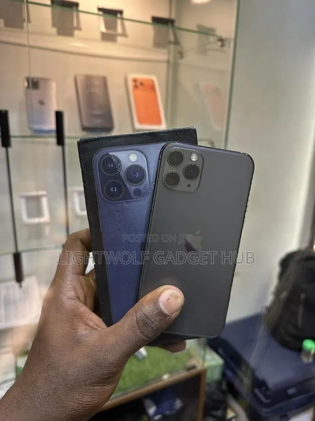Apple iPhone 11 Pro 256 GB Black · Photo 1