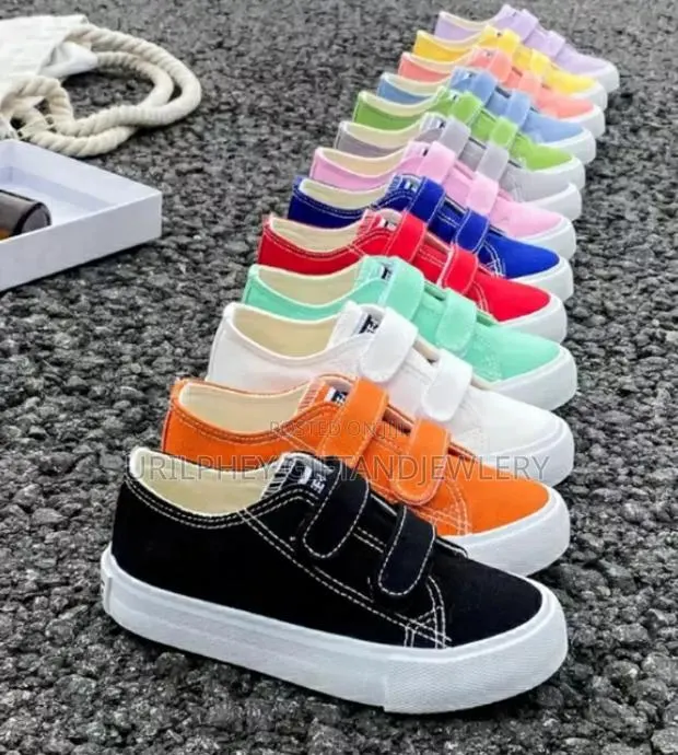 Kids Unisex Wholesale Sneakers · Photo 1