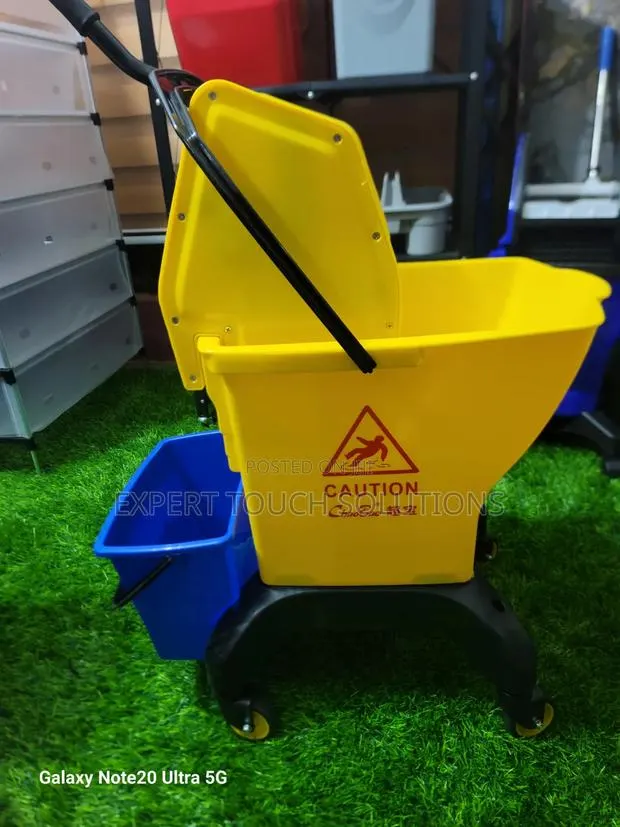 Industrial Mop Bucket · Photo 1
