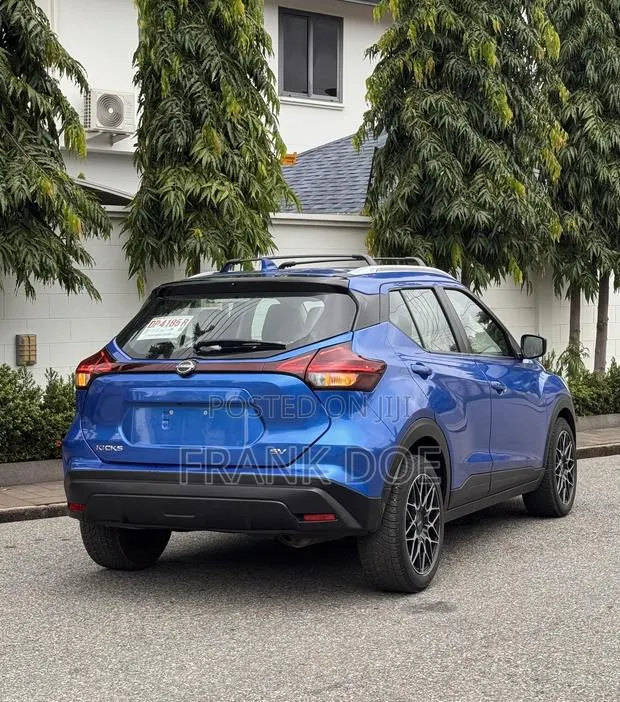 Nissan Kicks SV 2023 Blue · Photo 1