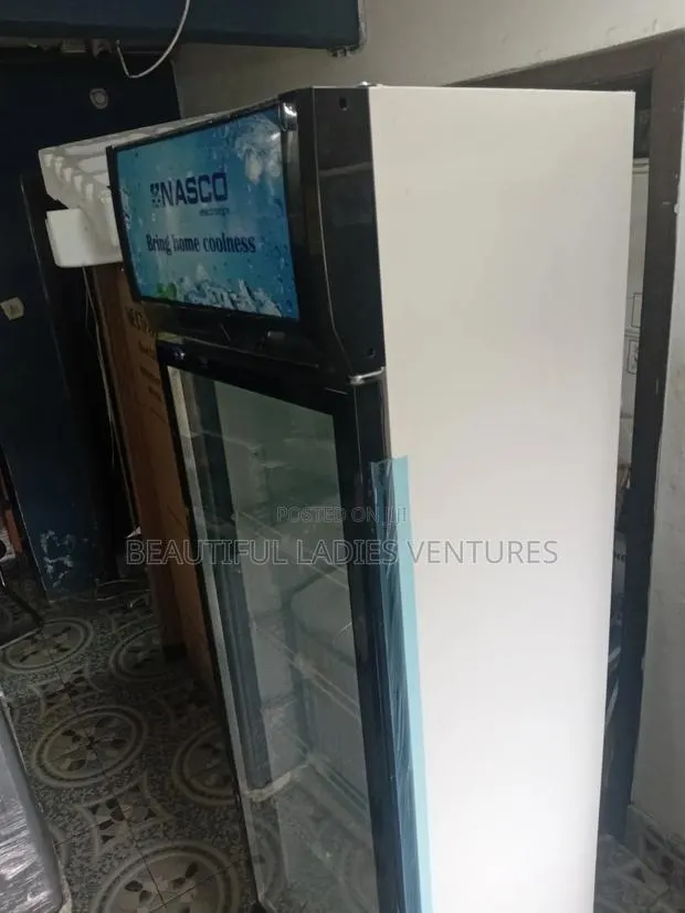 Wide Viewing Glass · Photo 1