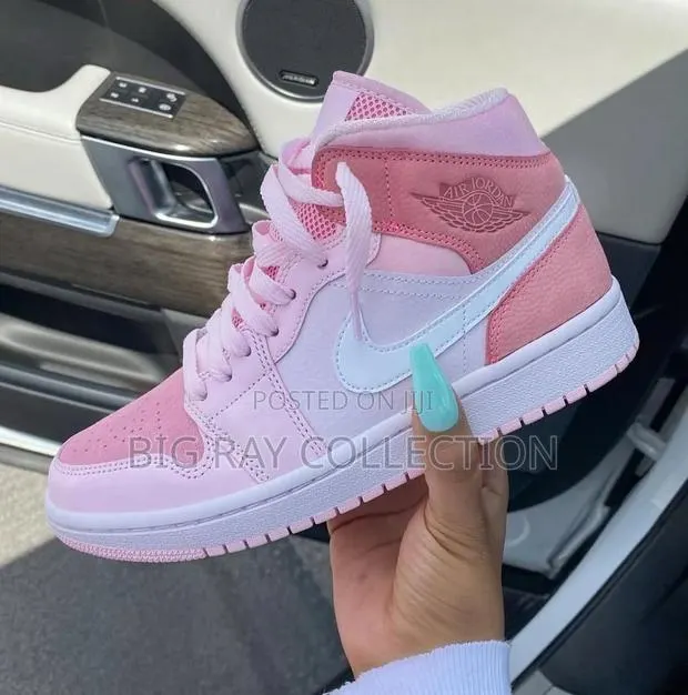 Lady’S Jordan 1 · Photo 1