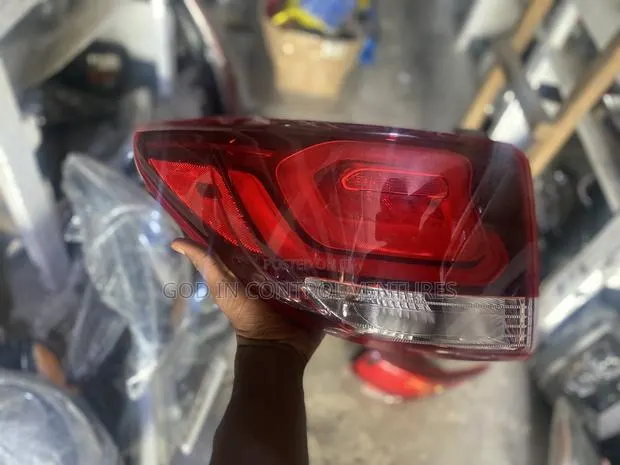Hyundai Santa Fe Grande 2017 Tail Light · Photo 1