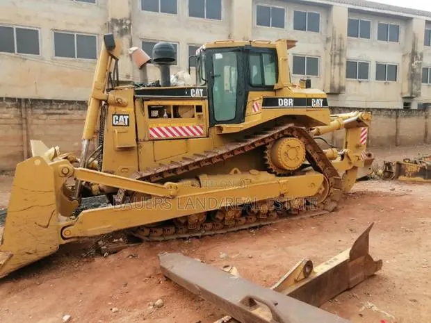 Caterpillar D8r Bulldozer. · Photo 1