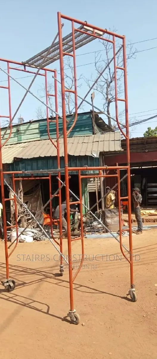 Scaffolds With Wheel for Sale. · Photo 1