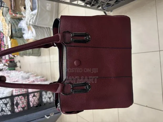 Ladies Handbags · Photo 1