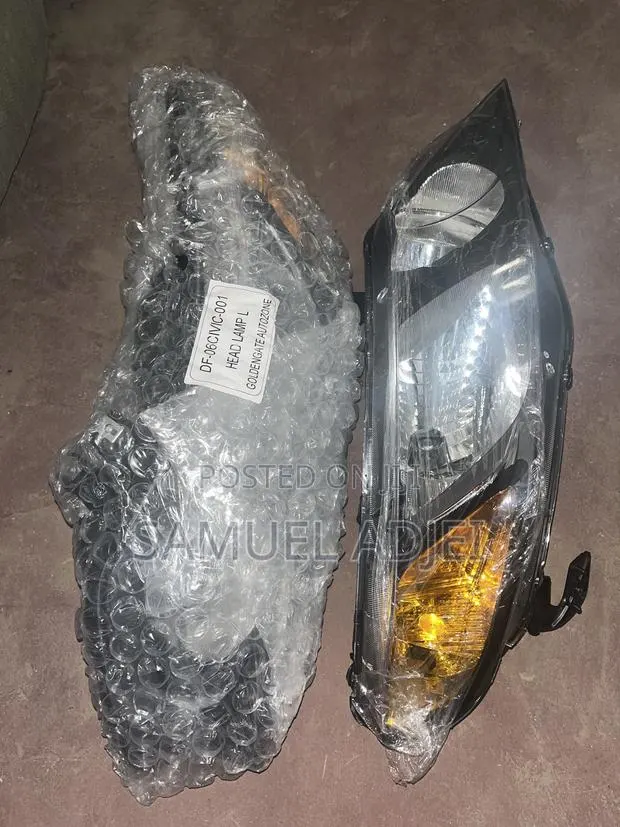 Honda Civic 2006 to 2011 Headlight Pair. · Photo 1