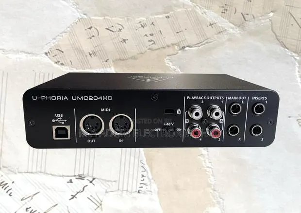 Behringer U-phoria Umc204hd · Photo 1