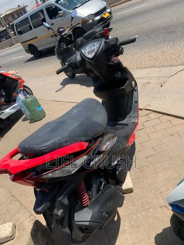 Piaggio Scooter 2018 Black · Photo 1
