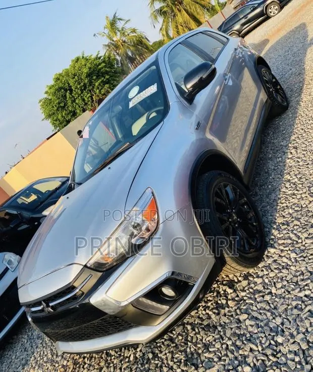 Mitsubishi Outlander 2.0 PHEV AWD 2018 Silver · Photo 1