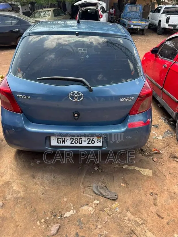Toyota Yaris Base Hatchback 3dr 2010 Blue · Photo 1