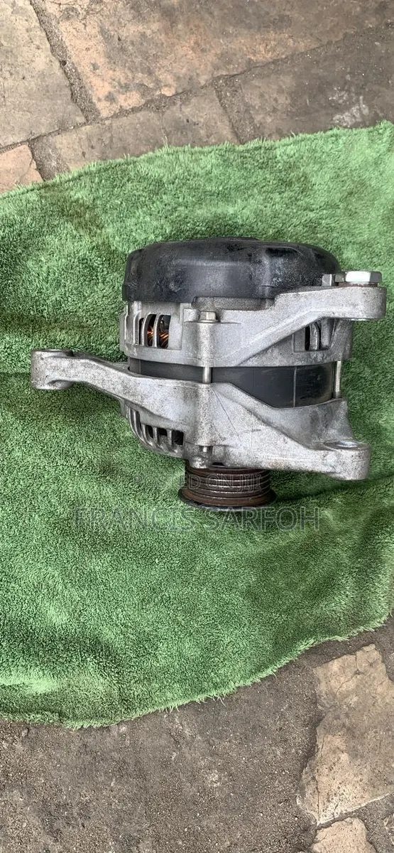 Toyota Camry 2012 Alternator · Photo 1