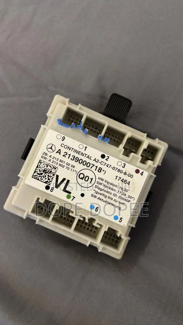 Mercedes Benz Door Control Unit W213 · Photo 1