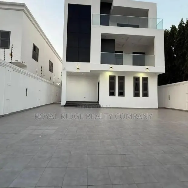 Furnished 4bdrm Duplex in Lakeside Estate, Accra Metropolitan for sale · Photo 1