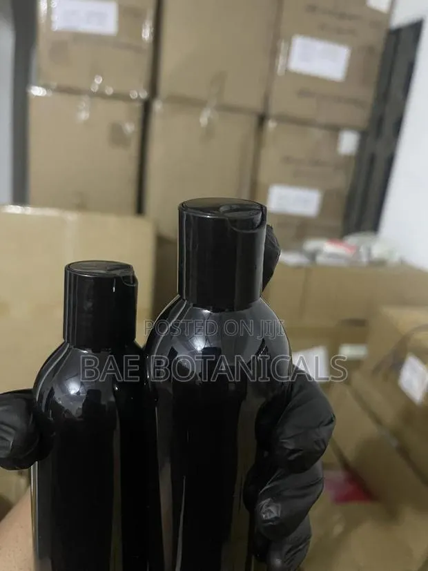 250ml Black Bottle With Press Lid · Photo 2