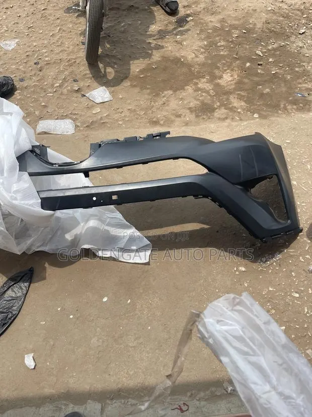 Toyota RAV4 2016 Bumpers Upper · Photo 1
