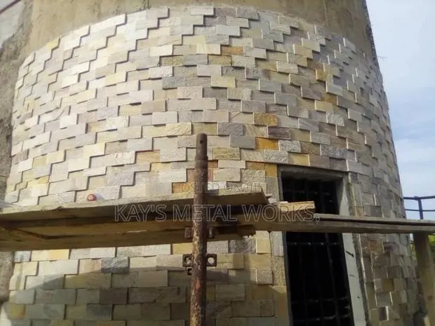 In and Out Design Laying · Photo 1