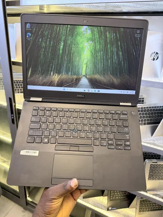 Laptop Dell Latitude 14 E7470 8GB Intel Core i7 SSD 256GB · Photo 1