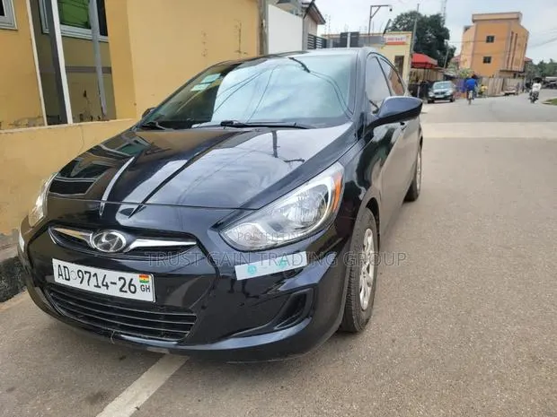 Hyundai Accent SE 2013 Black · Photo 1