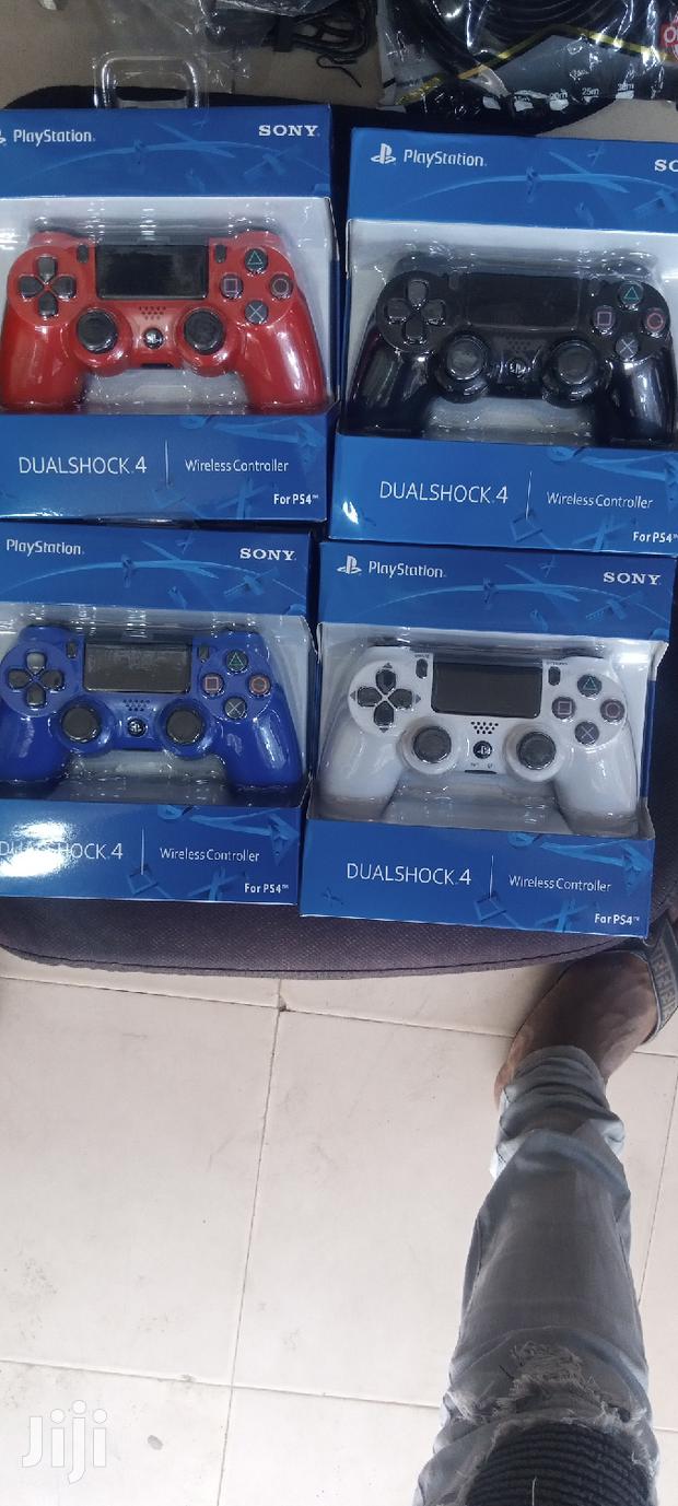 Dual Shock 4 Game Pad (Ps4) · Photo 1