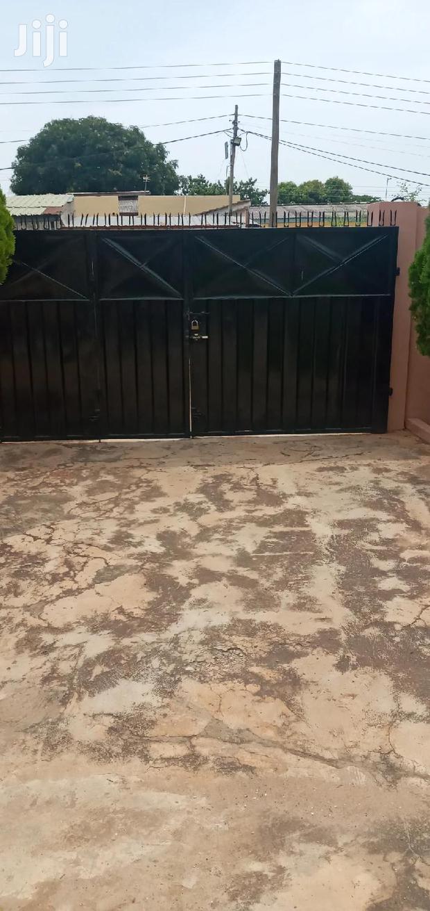 Neat 2-Bedroom Self Compound Dansoman · Photo 2