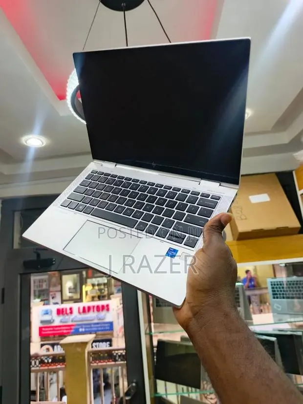Laptop HP EliteBook 830 G8 32GB Intel Core i7 SSD 512GB · Photo 1