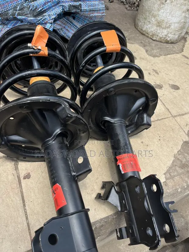 Nissan Altima 2.5 Front Shocks Absorbers · Photo 1