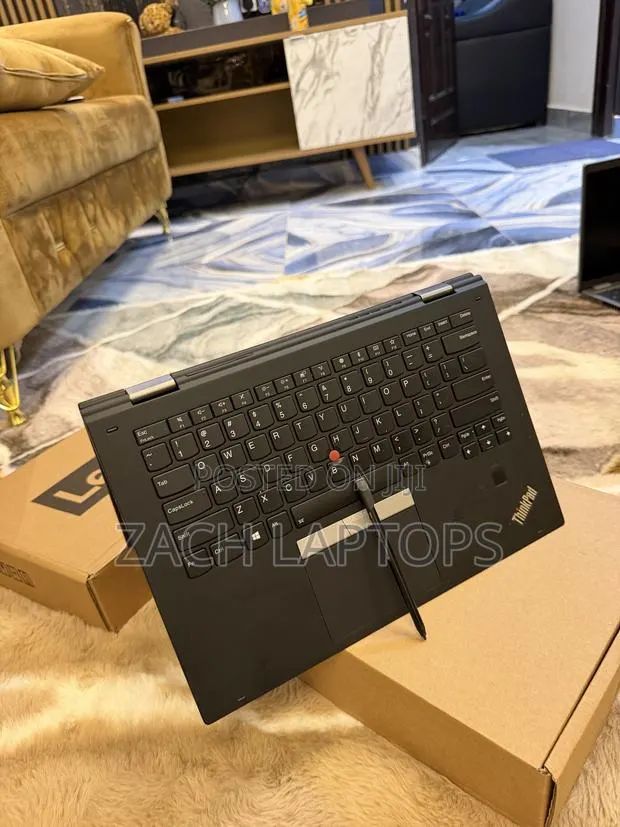 Laptop Lenovo ThinkPad X1 Yoga 16GB Intel Core i7 SSD 256GB · Photo 1