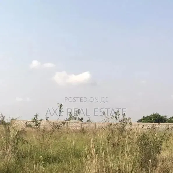 Standard Security! Lands in Prampram · Photo 1