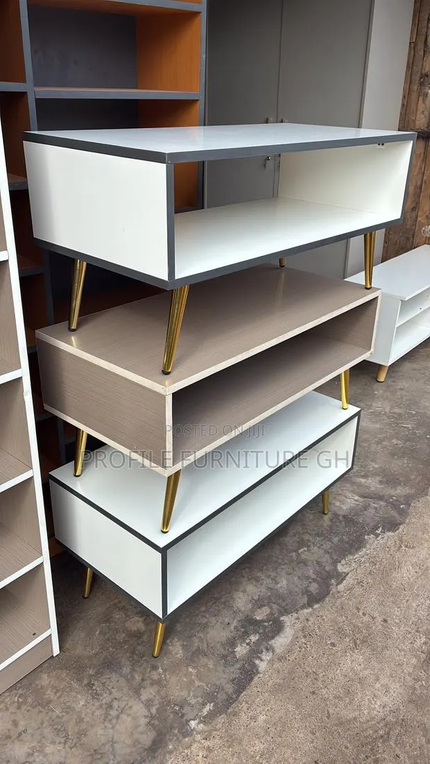 Laminated Beautiful Center Table for Living Room · Photo 1