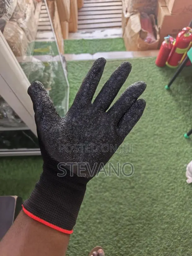 Hand Gloves · Photo 1