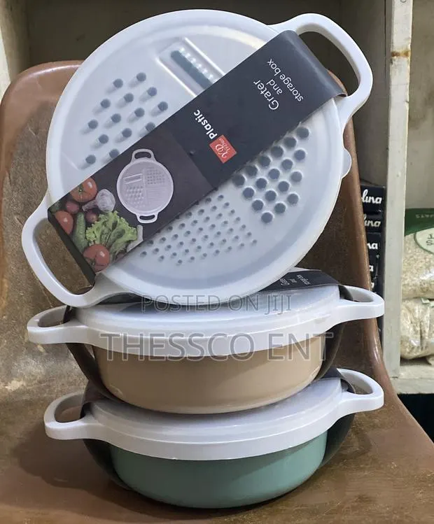 Grater and Storage Box (Plastic) · Photo 1