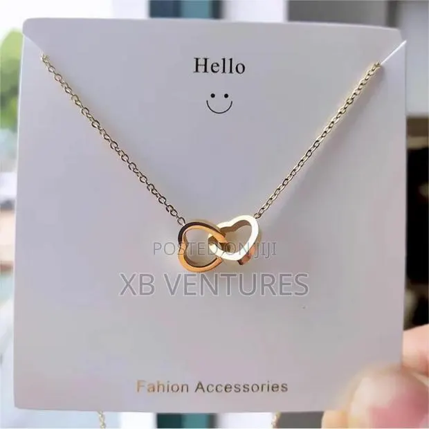 Women's Premium Heart Pendant Necklace-Golden · Photo 1