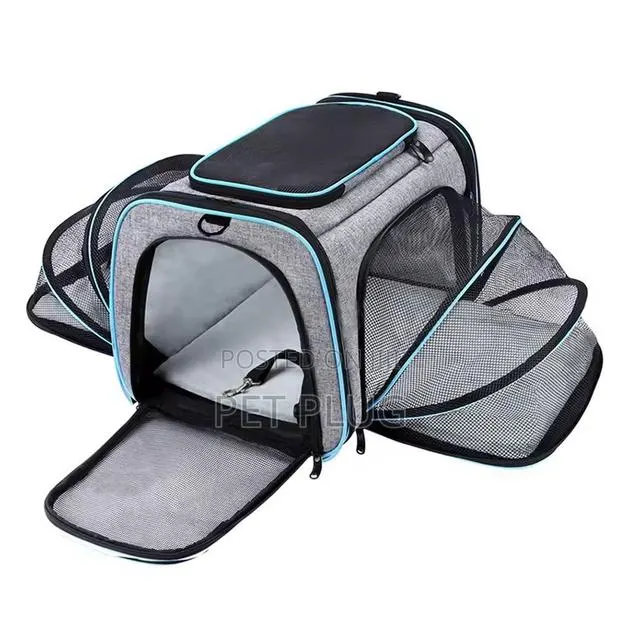 Pet Traveling Bag · Photo 1