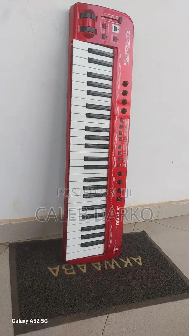 Behringer Umx 490 · Photo 1