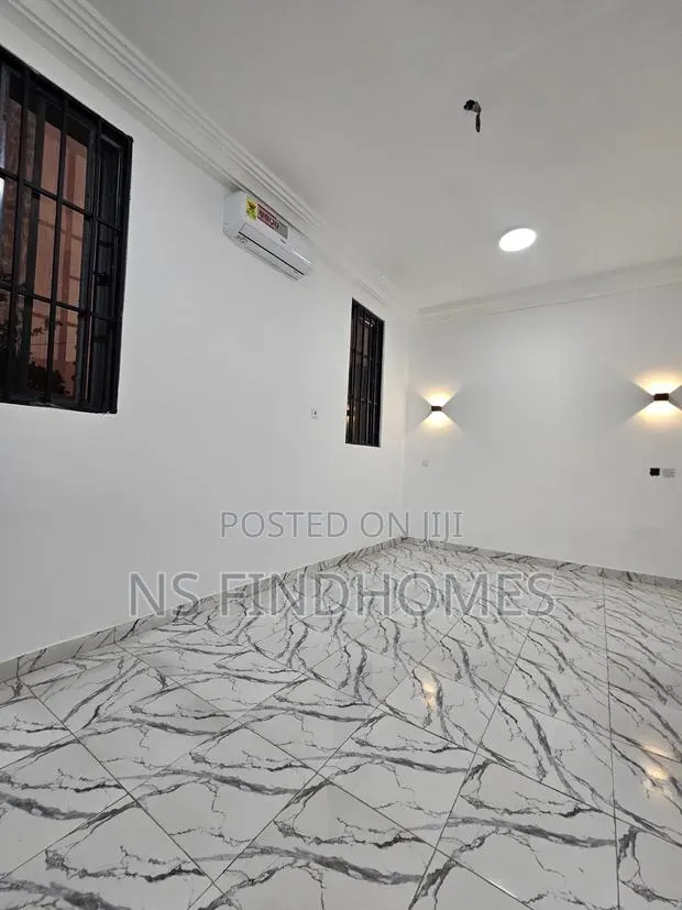 1bdrm Room & Parlour in Parakou Estate for rent