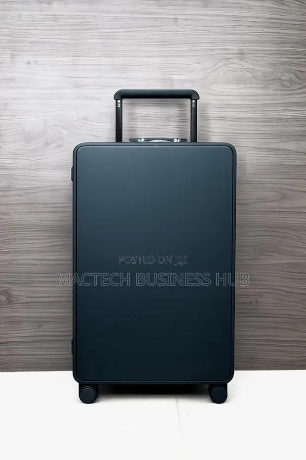 Hard Body Suitcase ( 24 Inches ) Big · Photo 1