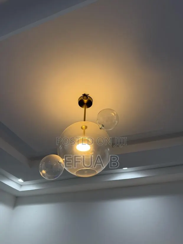 Chandelier · Photo 1