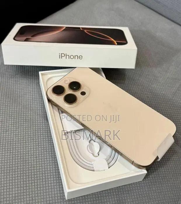 Apple iPhone 15 Pro Max 256 GB Gold · Photo 1