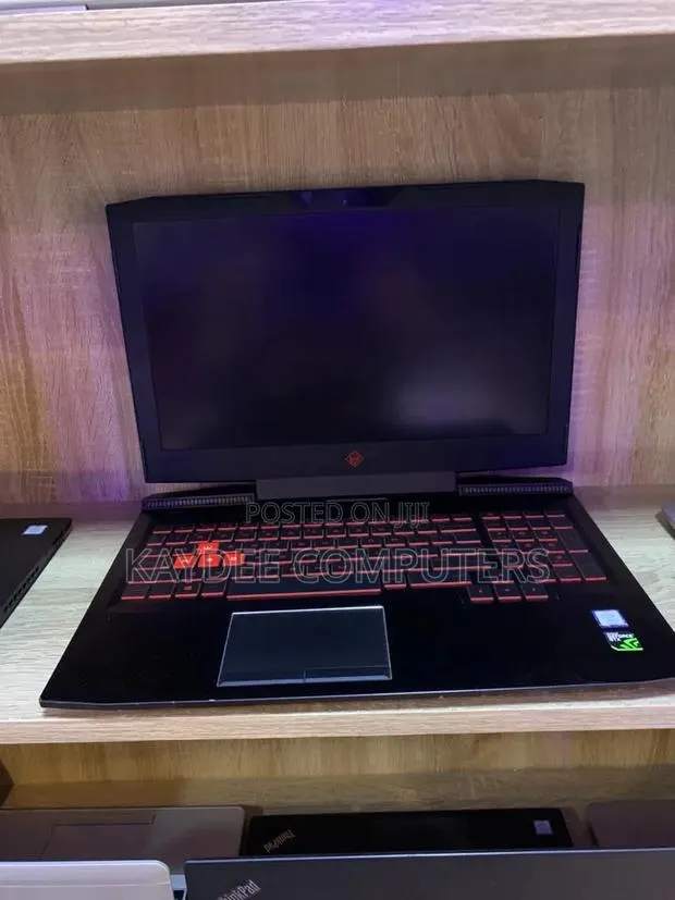Laptop HP Omen 15-dh002nr 16GB Intel Core i5 SSD 128GB · Photo 1