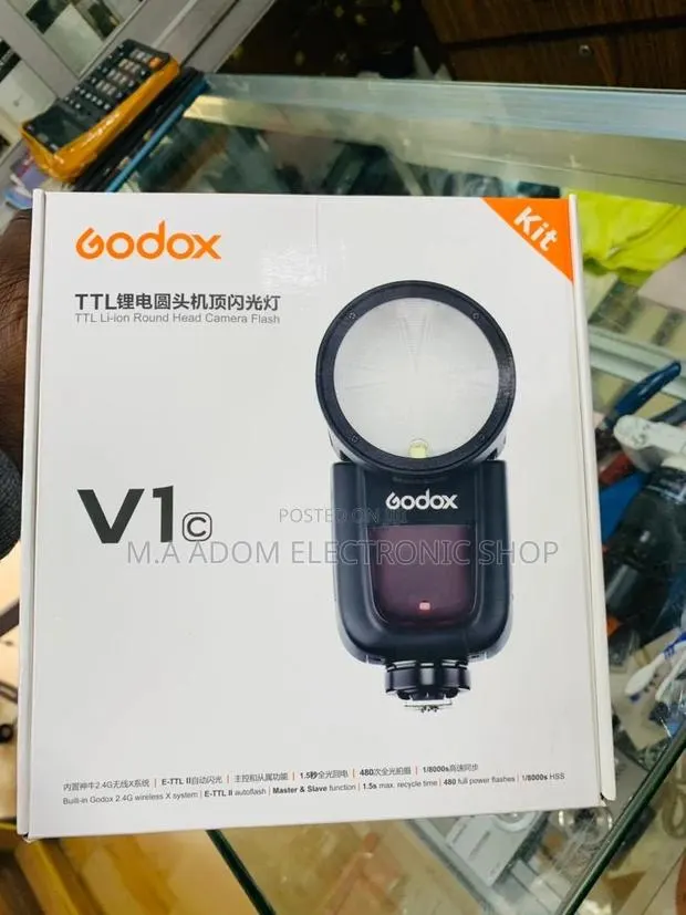 Durable and Affordable Godox Round Head Camera Flash. · Photo 1